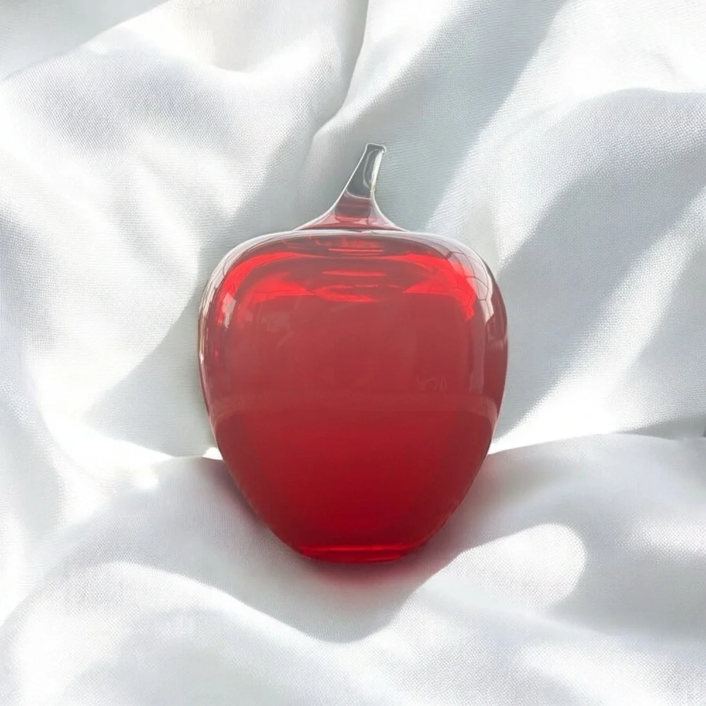 Willow Creek Glass‎ Solid Red Apple Decorative Art Glass or Paperweight